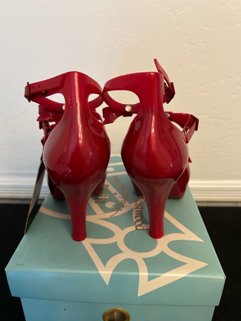 Vivienne Westwood Anglomania glossy red Melissa heels NWT!! - Picture 4 of 9